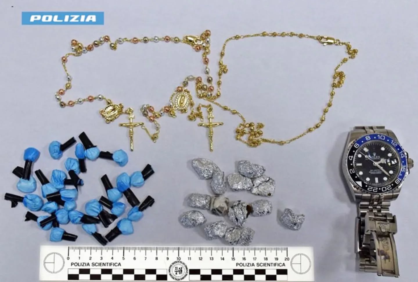 19enne di Galatina aggredito fuori dalla discoteca. La Polizia denuncia giovani turisti foggiani.
🌐 www.galatina24.it