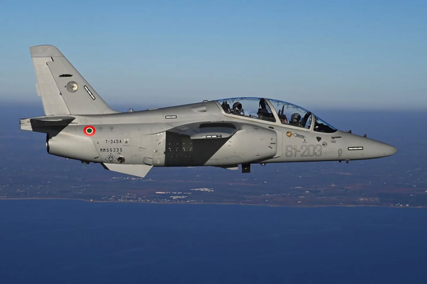 Alla Scuola di volo di Galatina entra in servizio il nuovo addestratore T-345A
🌐 www.galatina24.it