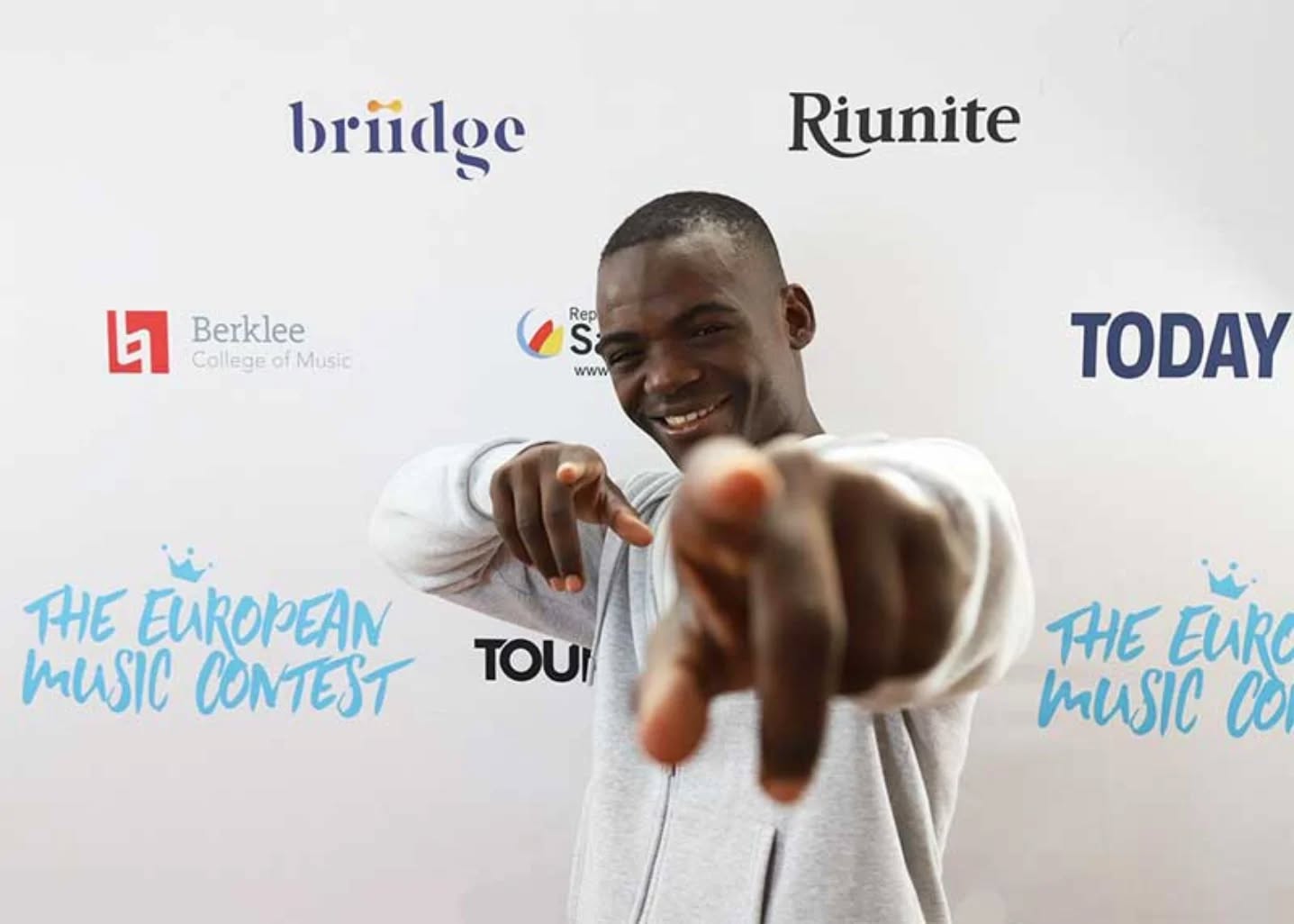 Da Galatina al tetto d’Europa: Seba trionfa al Tour Music Fest ed è il “Miglior DJ nazionale”.

🌐 www.galatina24.it