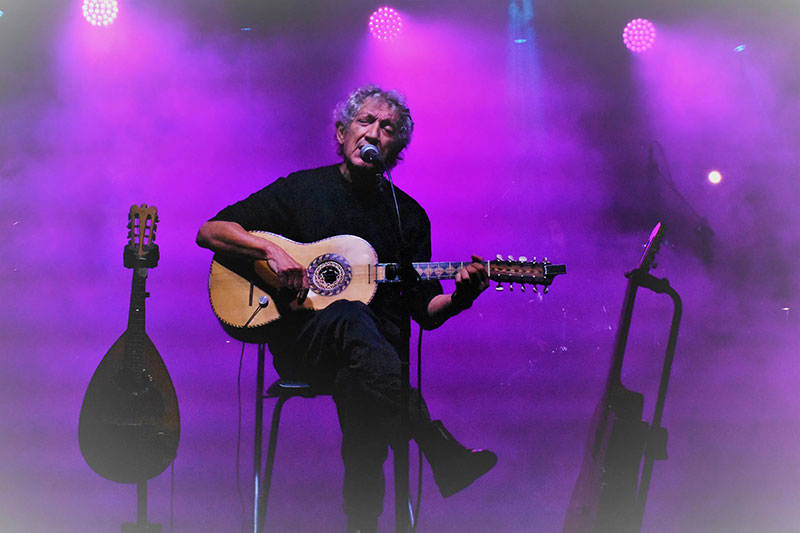 Eugenio Bennato per “Orbite. Musiche intorno al mondo” al Teatro Comunale di Nardò Eugenio Bennato per “Orbite. Musiche intorno al mondo” al Teatro Comunale di Nardò
