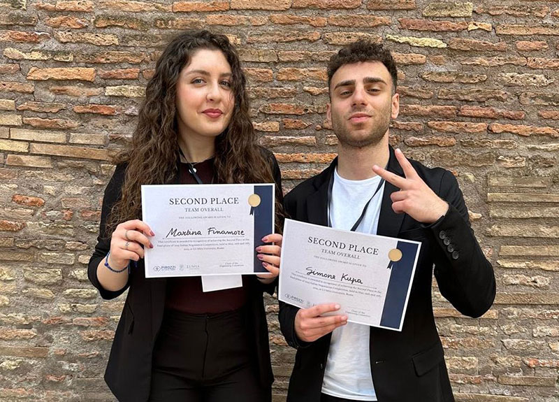 “Italian Negotiation Competition”: premiati due studenti di Scienze giuridiche di UniSalento “Italian Negotiation Competition”: premiati due studenti di Scienze giuridiche di UniSalento