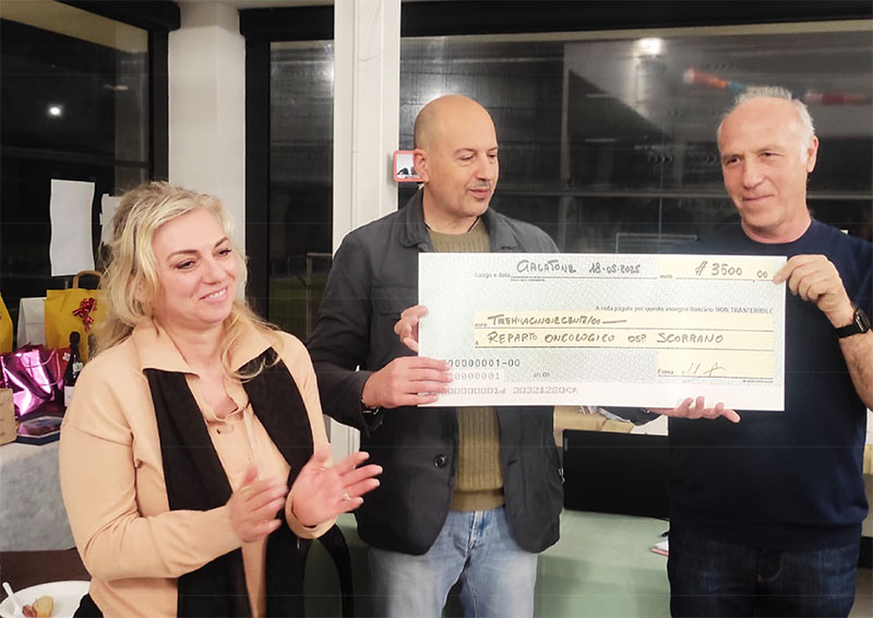 Il Circolo Quadrifoglio Colacem partecipa a una raccolta fondi per il reparto oncologico dell’ospedale di Scorrano Il Circolo Quadrifoglio Colacem partecipa a una raccolta fondi per il reparto oncologico dell’ospedale di Scorrano