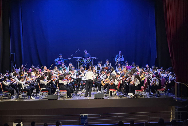 “ConcertiAMO!”: un cuore che batte all’unisono al Teatro Cavallino Bianco di Galatina “ConcertiAMO!”: un cuore che batte all’unisono al Teatro Cavallino Bianco di Galatina