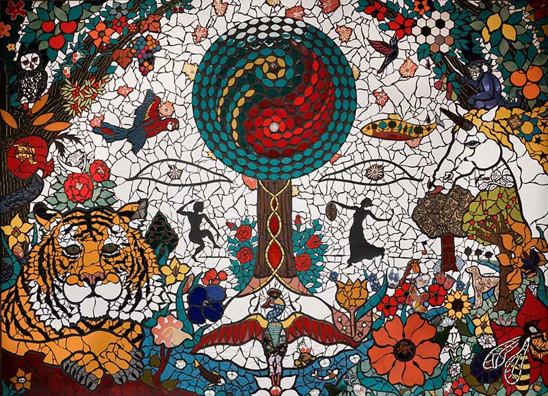 “Mosaici e carte dipinte” è la mostra personale dell’eclettico artista pugliese Orodè Deoro “Mosaici e carte dipinte” è la mostra personale dell’eclettico artista pugliese Orodè Deoro