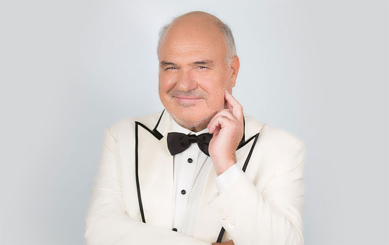 “Scatole di vetro: 50 anni di noi”, concerto-spettacolo del crooner Maurizio Petrelli & Big Band “Scatole di vetro: 50 anni di noi”, concerto-spettacolo del crooner Maurizio Petrelli & Big Band