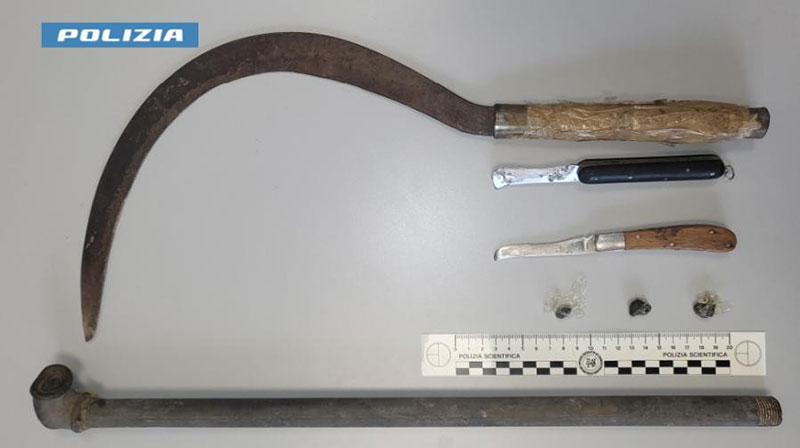 La Polizia di Stato arresta un 17enne per droga e denuncia un 18enne per possesso di armi La Polizia di Stato arresta un 17enne per droga e denuncia un 18enne per possesso di armi