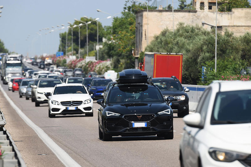 Iniziato il controesodo dopo le vacanze in Puglia con spesa stimata di 3 miliardi di euro Iniziato il controesodo dopo le vacanze in Puglia con spesa stimata di 3 miliardi di euro