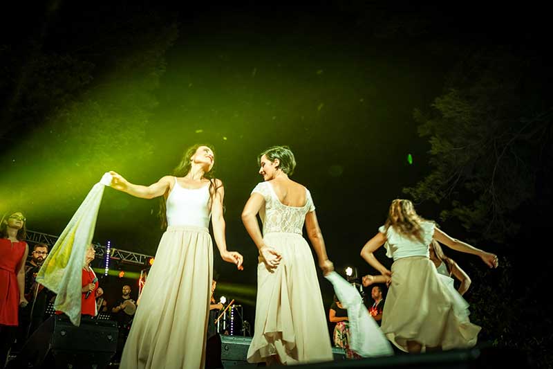 Una settimana di concerti, incontri, mostre e degustazioni. Al via a Cutrofiano “Li Ucci Festival” Una settimana di concerti, incontri, mostre e degustazioni. Al via a Cutrofiano “Li Ucci Festival”