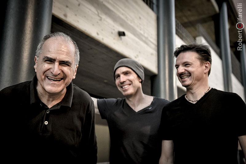 “Festival I Concerti del Chiostro”: Enrico Pieranunzi Trio presenta un’affascinante esplorazione jazzistica “Festival I Concerti del Chiostro”: Enrico Pieranunzi Trio presenta un’affascinante esplorazione jazzistica