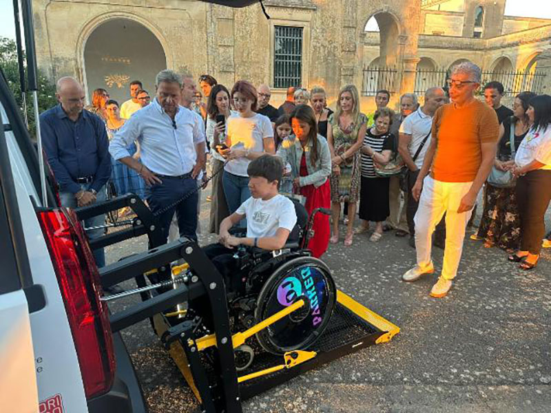 CuoreAmico: un’auto attrezzata per Andrea, un dono che regala un sorriso CuoreAmico: un’auto attrezzata per Andrea, un dono che regala un sorriso