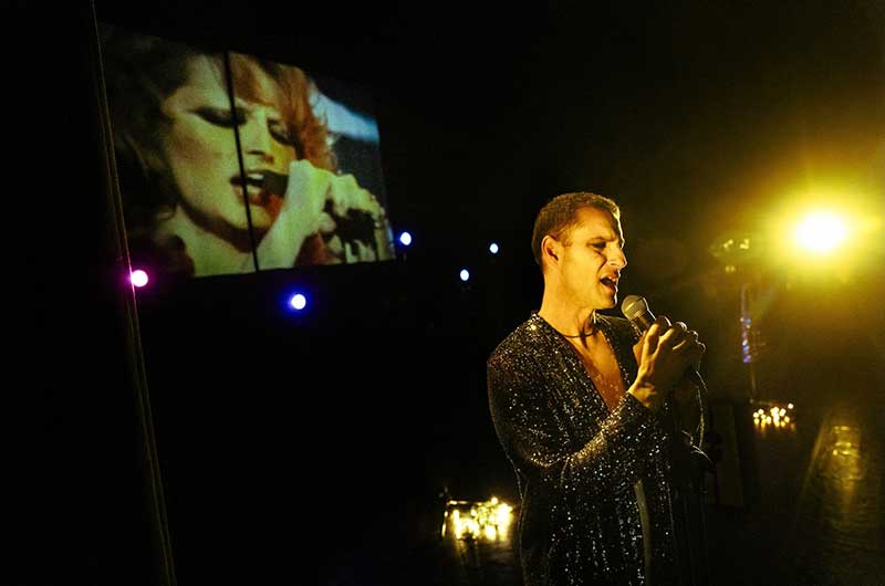 “Vorrei una voce”, monologo di Tindaro Granata dedicato alle canzoni di Mina