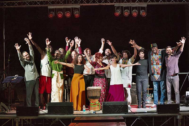 “Caminamenti” è album d’esordio dell’Orchestra Popolare di via Leuca