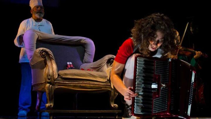 “Schiaccianoci Swing” per la rassegna “Ci vuole un fiore – Famiglie a teatro”