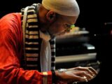 Jazz e sonorità afro-cubane nel live del musicista e compositore Omar Sosa