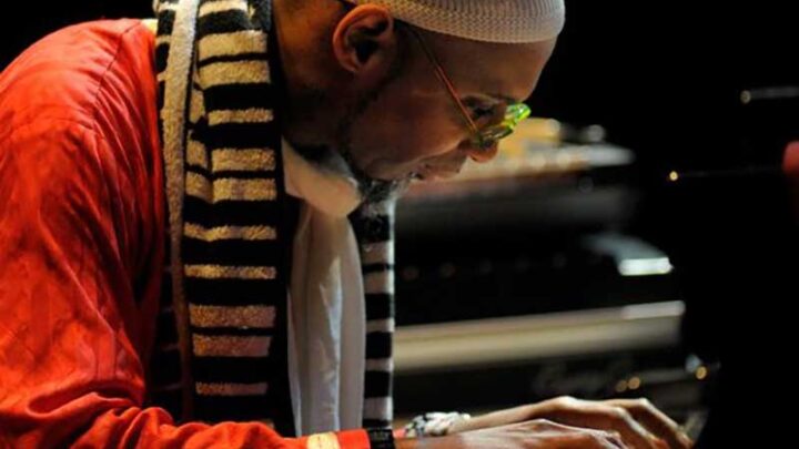 Jazz e sonorità afro-cubane nel live del musicista e compositore Omar Sosa