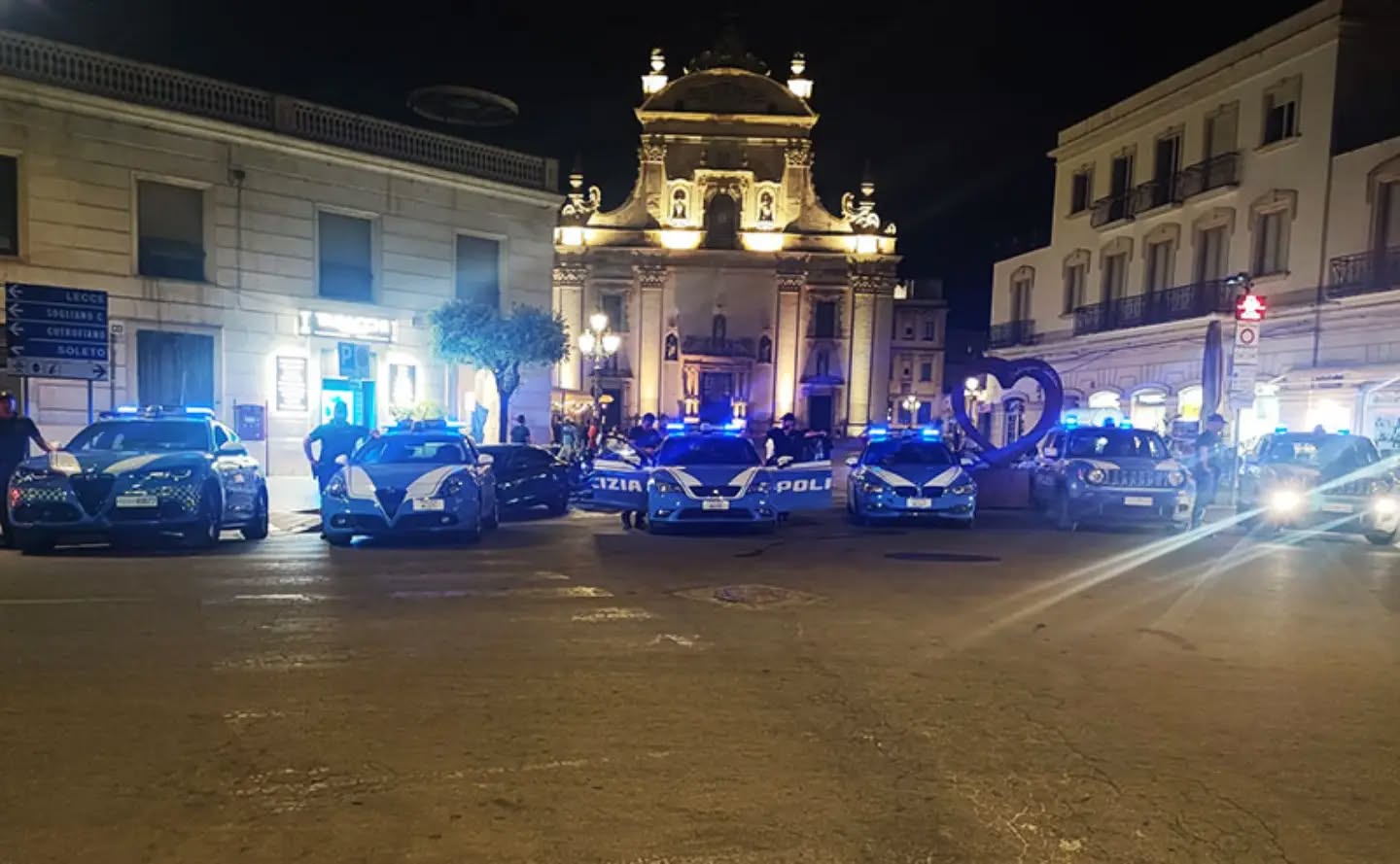 Continuano i controlli straordinari della Polizia di Stato. Attività di prevenzione anche a Galatina

🌐 www.galatina24.it