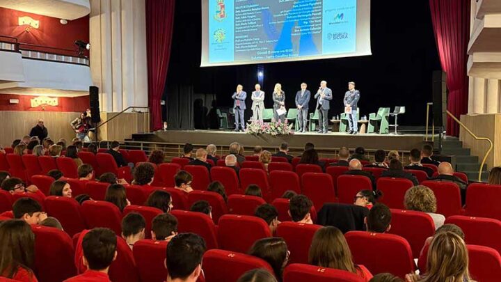 Galatina: la Polizia di Stato incontra le scuole con l’evento “Scegliere la libertà”