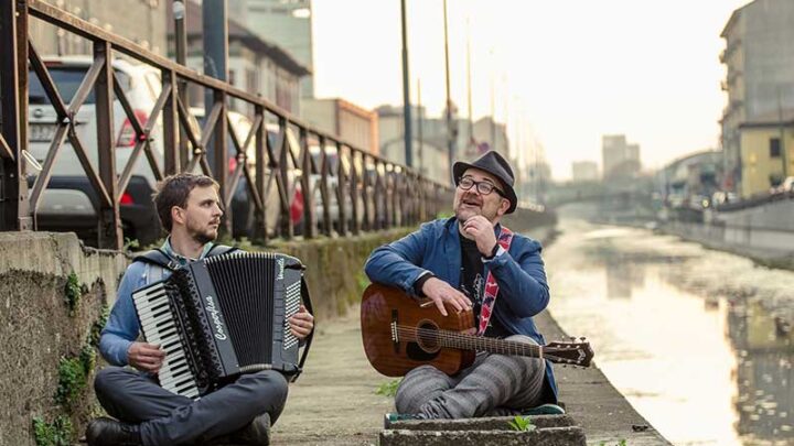 “Canta storie”: un cabaret‑concerto popolato da personaggi in equilibrio fra amore e libertà