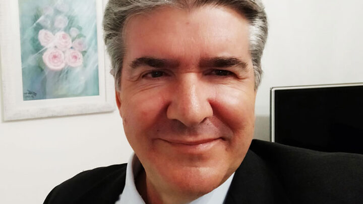 “Racconti sotto l’ombrellone” di Antonio Fasano: viaggio nella vita quotidiana tra satira e saggezza popolare