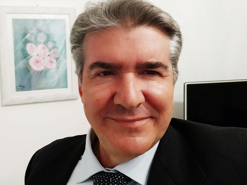 “Racconti sotto l’ombrellone” di Antonio Fasano: viaggio nella vita quotidiana tra satira e saggezza popolare