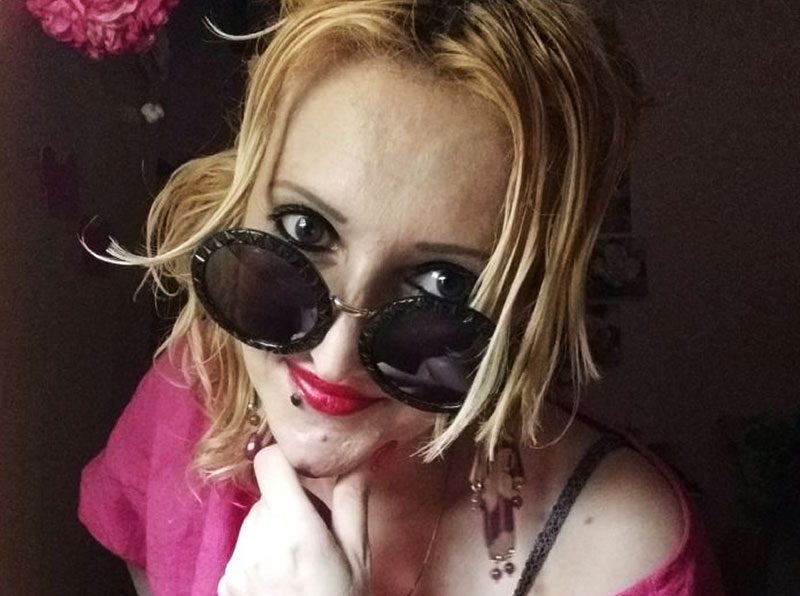 Un omaggio alla meraviglia che abita il mondo: “Beata Bellezza”, la personale di Elisabetta Elirose Zappa