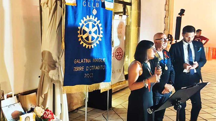 “Rosso d’Otranto” incanta il Salento. E’ un successo la festa d’estate del Rotary Club di Galatina
