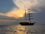 “Il saluto tra le onde” di Nave Italia, il più grande brigantino-goletta del mondo