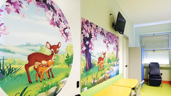 La Chirurgia pediatrica del “Vito Fazzi” si colora di speranza. Inaugurata la nuova umanizzazione pittorica