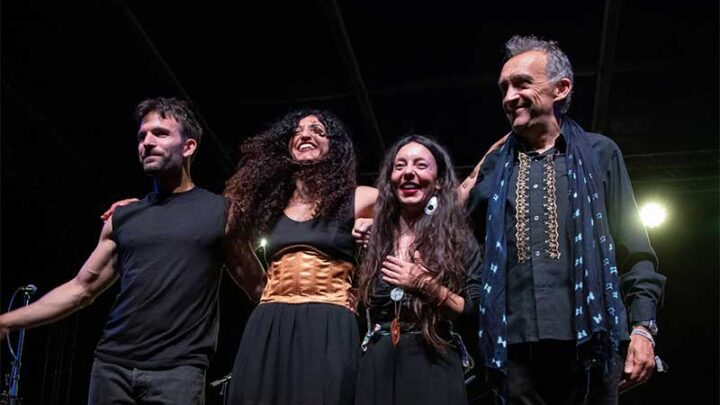 La prima italiana di “Almare” con Justin Adams, Yousra Mansour, Mauro Durante e Alessia Tondo