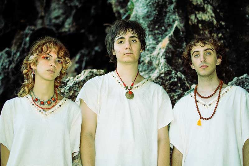 “La distanza tra noi e la riva”: esordio discografico del trio salentino Pallida Cavtat