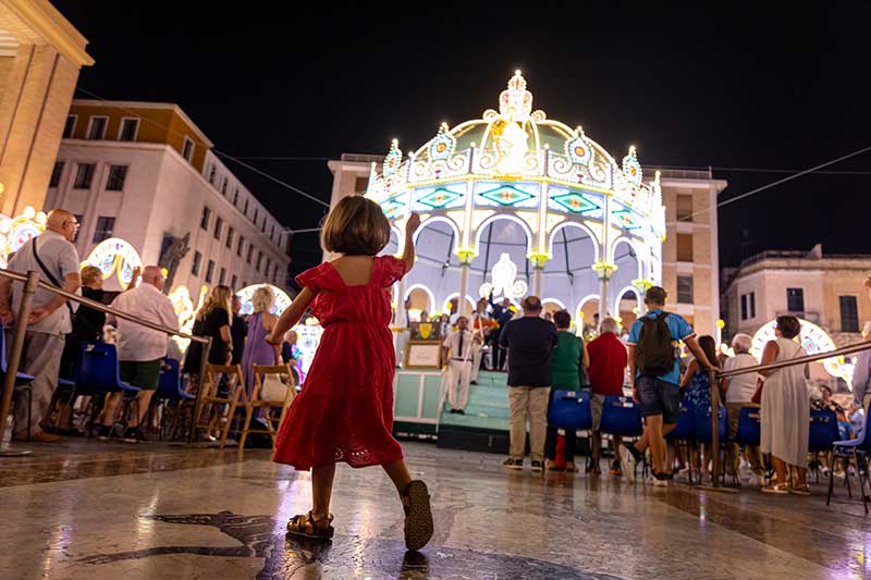 “Lecce – Nel cuore della tradizione”, il suono delle grandi feste popolari tra le vie e le piazze della città
