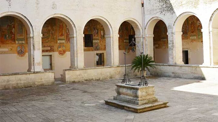 Galatina celebra l’arte contemporanea nel Chiostro della Basilica di Santa Caterina d’Alessandria