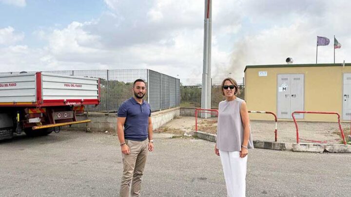 Aggiornamento sull’incendio all’ecocentro di Lequile. Le raccomandazioni dell’ASL Lecce
