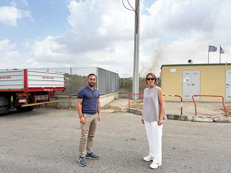 Aggiornamento sull’incendio all’ecocentro di Lequile. Le raccomandazioni dell’ASL Lecce