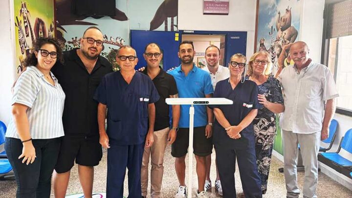L’associazione Tony Manco dona una lampada LED al reparto di Pediatria dell’Ospedale di Galatina