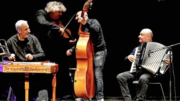 I grandi autori riletti in chiave gitana, virtuosistica e folk. Danilo Rossi al festival “I Concerti del Chiostro”