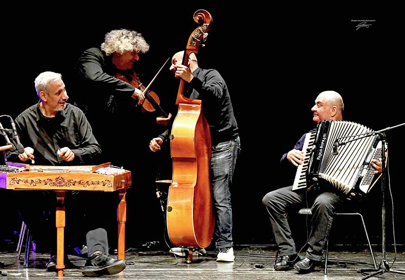 I grandi autori riletti in chiave gitana, virtuosistica e folk. Danilo Rossi al festival “I Concerti del Chiostro”