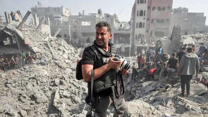 I giornalisti protagonisti di Inside Gaza, Riccardo Falcinelli e Alberto Pellai ospiti di “Conversazioni sul futuro”